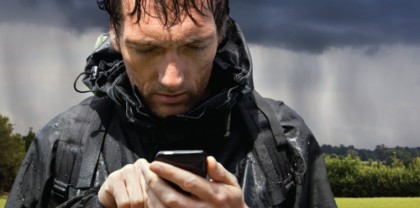 5 Waterproof Smartphones that can be used Under Water and Rain